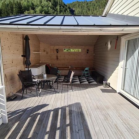 אודה Trolltunga Lodge מראה חיצוני תמונה