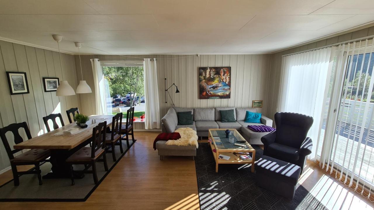 אודה Trolltunga Lodge מראה חיצוני תמונה