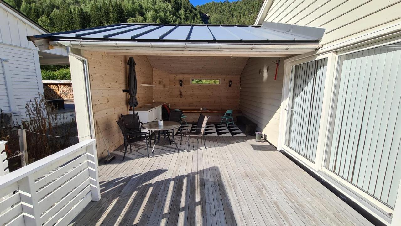 אודה Trolltunga Lodge מראה חיצוני תמונה